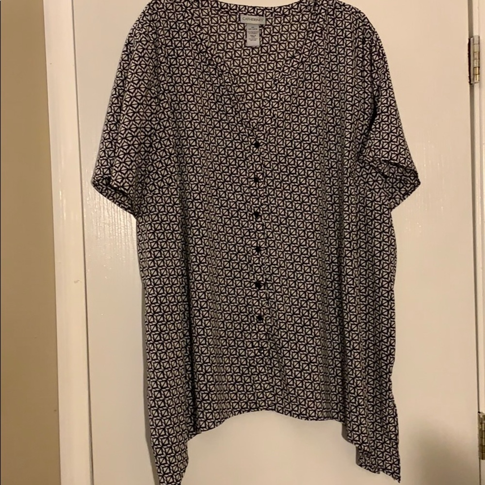 Catherine’s Buttoned Black and White 3x Top